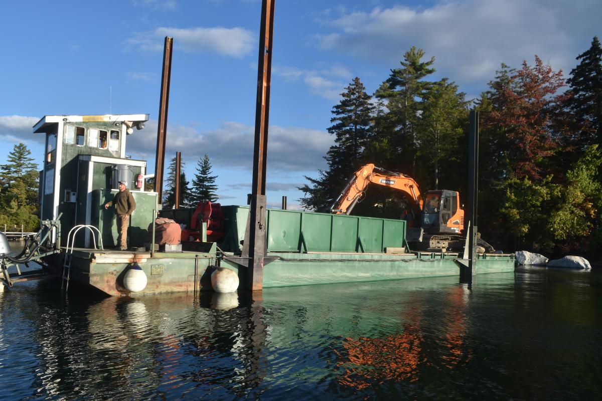 Murray Specialty Services on barge